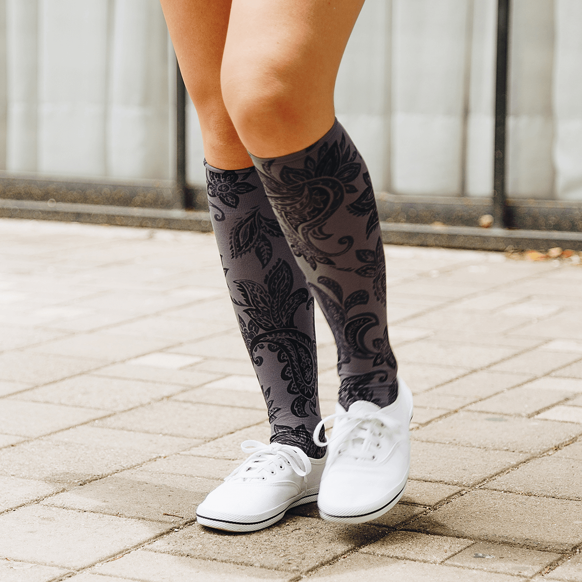 タイツ・ソックス Dior The Next Era High Socks Knee high socks are the lates fashion trend taking over